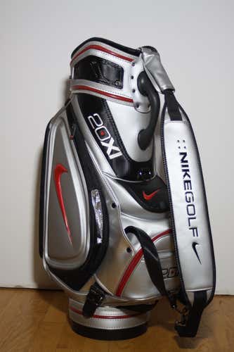 Nike Golf 20XI Toni Kukoc Staff Bag