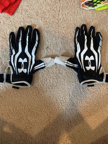 Under Armour Football Gloves Size Medium