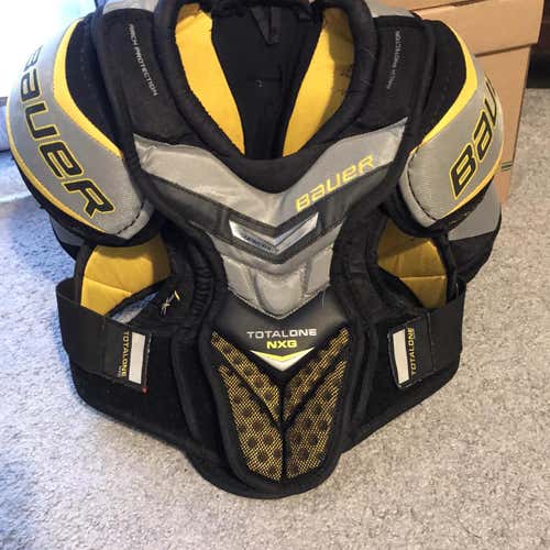 Used Large Bauer Supreme TotalOne NXG Shoulder Pads