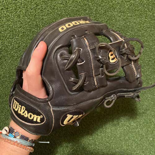 Wilson A2000 11.25" Baseball Glove
