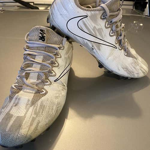 White Men's Molded Cleats Nike Cleats