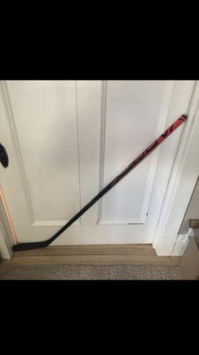 New Right Handed Vapor FlyLite Mid  Hockey Stick