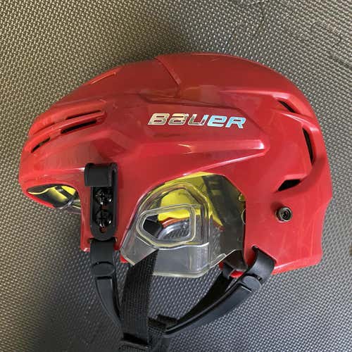 Red Used Small Bauer Re-Akt Helmet