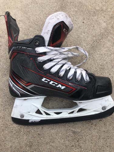 Used CCM JetSpeed FT380 D&R (Regular)  Size 3.5 Hockey Skates