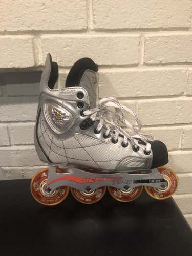 New Junior CCM Inline Skates D&R (Regular) Size 4