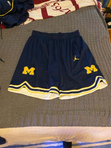 Michigan Basketball Team Edition Game Shorts XL