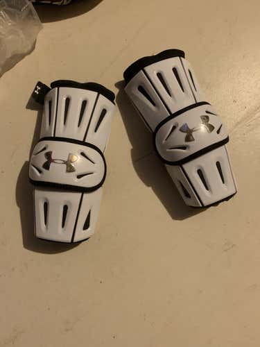 New Large Under Armour Revenant Arm Pads