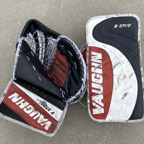 Vaughn Vision 3700 Series Blocker And Glove. Men’s Senior