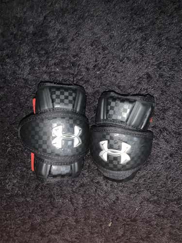 New Small Under Armour Revenant Arm Pads