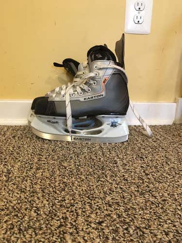 New Easton EQ1 D&R (Regular)  Size 4 Hockey Skates