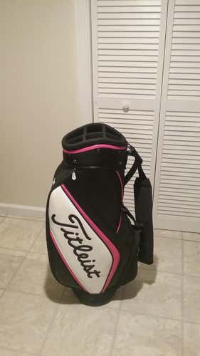 New Men's Titleist Midsize Tour Staff Bag