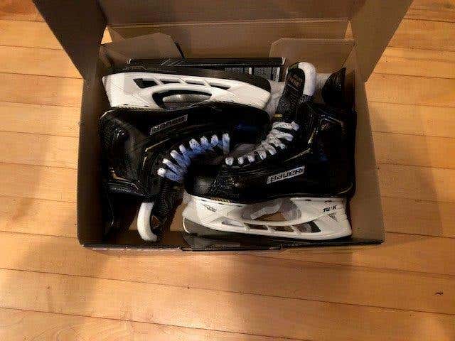 Junior New Bauer Supreme 2S Pro Hockey Skates D&R (Regular) Size 4.5