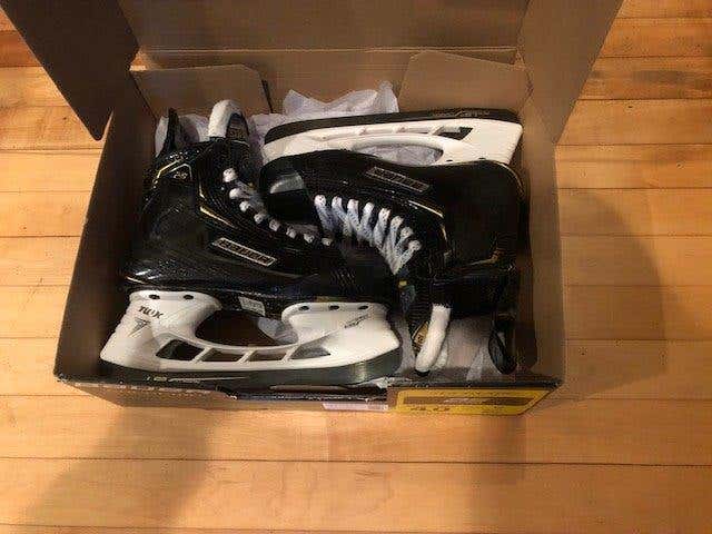 Junior New Bauer Supreme 2S Pro Hockey Skates D&R (Regular) Size 4