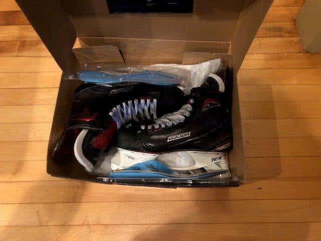 Senior New Bauer Vapor 1X Hockey Skates D&R (Regular) Size 11