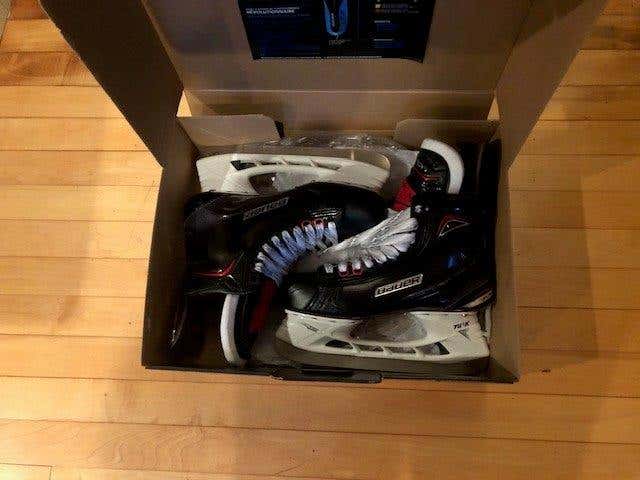 Senior New Bauer Vapor 1X Hockey Skates D&R (Regular) Size 6
