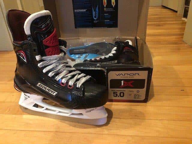 Junior New Bauer Vapor 1X Hockey Skates D&R (Regular) Size 5