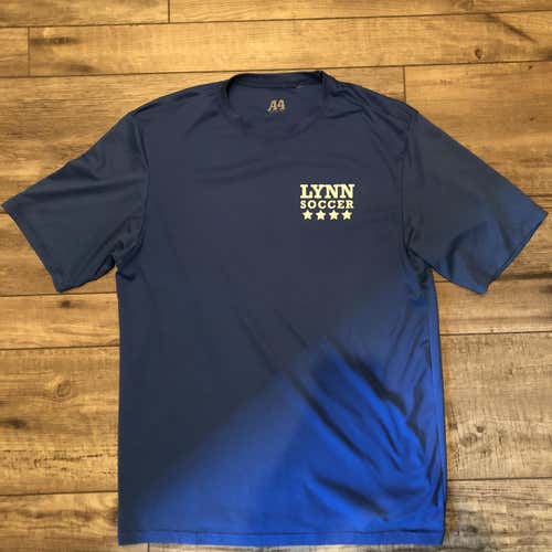 NCAA College Soccer Lynn University Men's Medium/Large Training Top Jersey Shirt