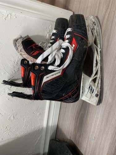 Used CCM D&R (Regular)  Size 10 Hockey Skates
