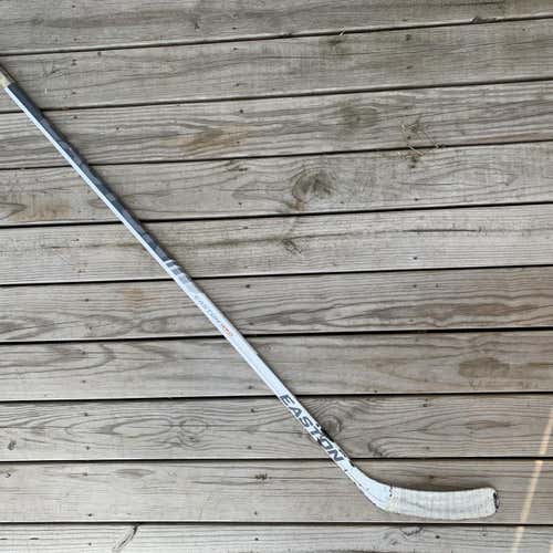 Used Right Handed Easton Mako Hockey Stick Heatley Curve 85 Flex
