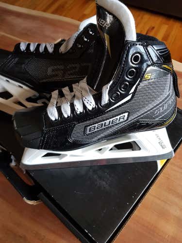 New Bauer S27 Goalie Skates Size 2