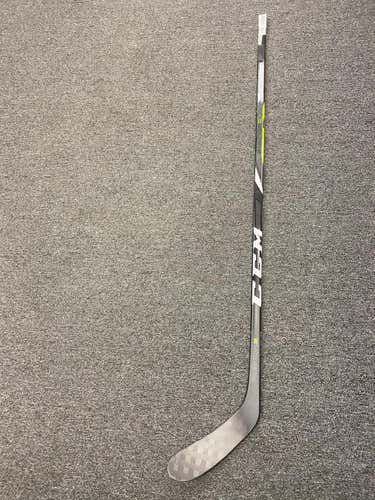 New Sr CCM RH Ribcore 65K 85 flex w/P28 McDavid curve Stick