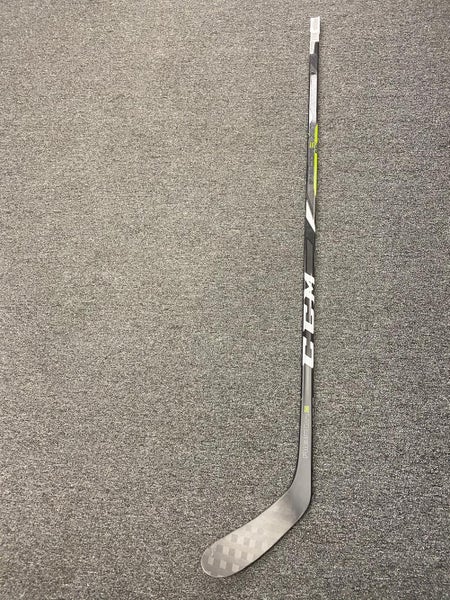 New Sr CCM RH Ribcore 65K 85 flex w/P28 McDavid curve Stick