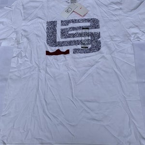 New Adult Men's Large Nike LeBron James White color T-Shirt N30