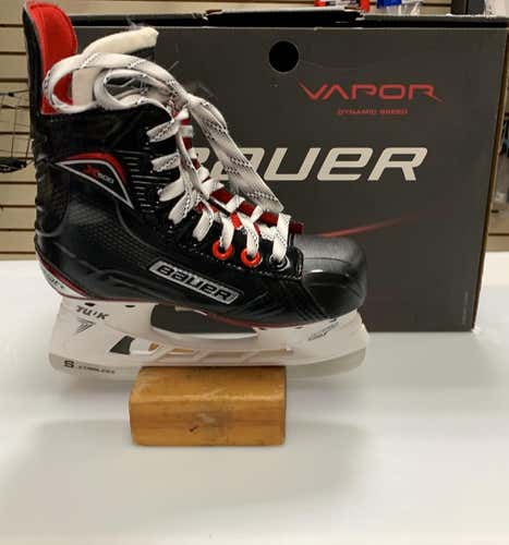 New Bauer Vapor X500 EE (Extra Wide) Size 1 Hockey Skates