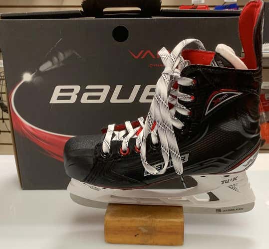New Bauer Vapor X500 EE (Extra Wide) Size 4.5 Hockey Skates