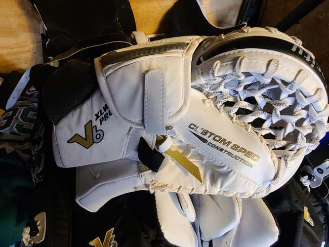 White/Black/Silver Senior Used Vaughn Regular V6 2000 Pro Pro Stock