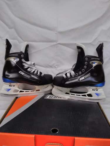 Junior New Bauer Hockey Skates D&R (Regular) Size 4