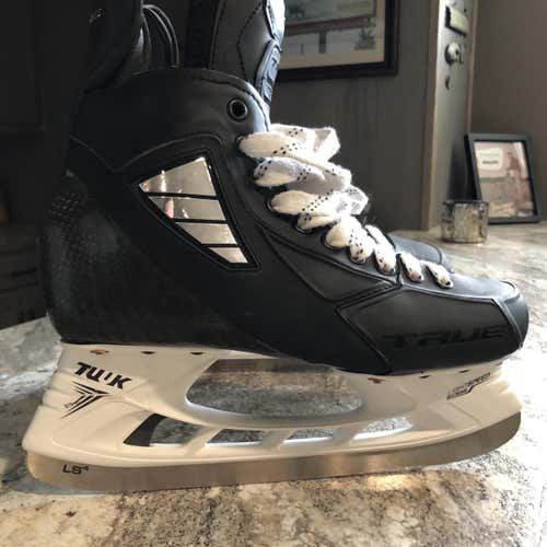 BRAND NEW TRUE PRO CUSTOM SIZE 9.5