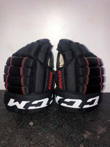 Used CCM Edge Hockey Gloves 10”