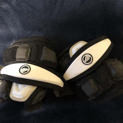 UAlbany Men’s Lacrosse Used Large Maverik Wonderboy Arm Pads
