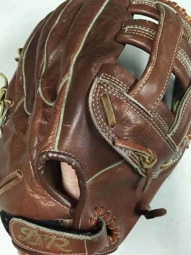 DR L-35  Right HandedOutfield Softball Glove 13.5"