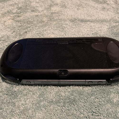 PlayStation Vita & 8 Gb Card