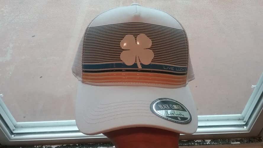 *New* Black Clover Lucky Champ Mesh Snapback Hat (White/ Yellow/ Blue)