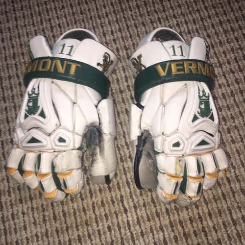 University Of Vermont Used Brine King V Goalie Gloves