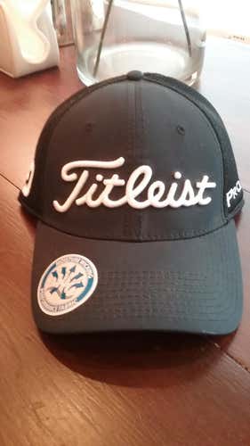 *New* Titleist Moisture Wicking Mesh Fitted Hat