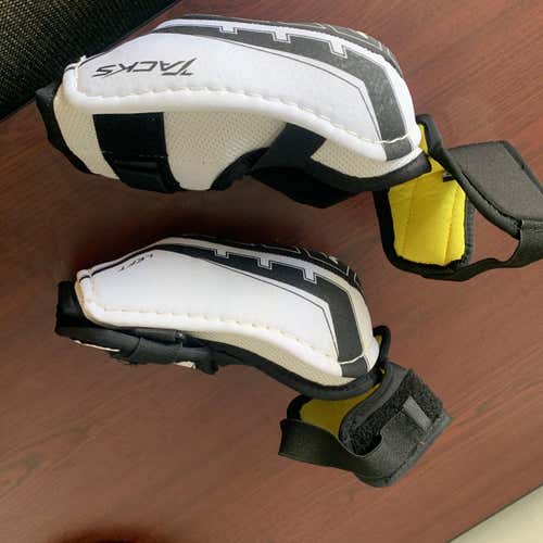 Used Medium CCM Tacks 2052  Elbow Pads