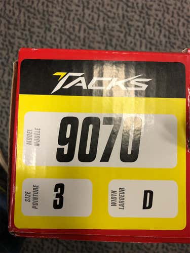 New CCM Tacks 9070 D&R (Regular) Size 3 Hockey Skates