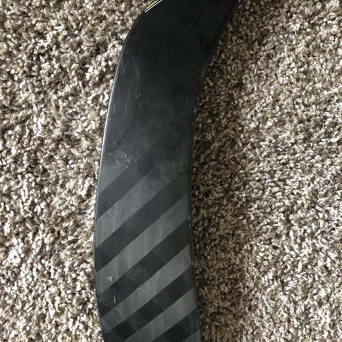 New Right Handed Super Tacks 2.0 Mid Pro Stock Hockey Stick
