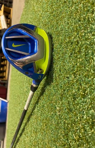Nike Right Handed Men's Stiff Flex Fairway Wood