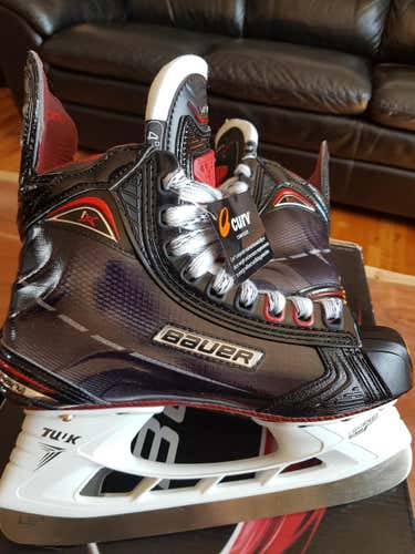 New Bauer Vapor 1X 2.0 Skates Size 4