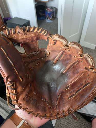 Brown Used Infield A2000 11.5" Baseball Glove