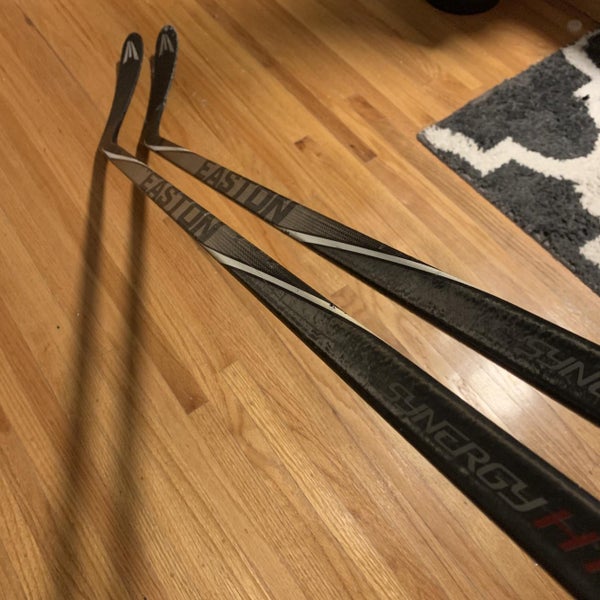 2 Right Handed Synergy HTX Toe Hockey Sticks