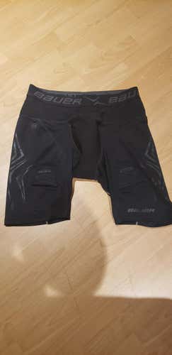 L/G Bauer Compression Fit Shorts + Cup