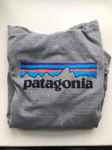 Gray Men's Medium Patagonia Sweatshirt