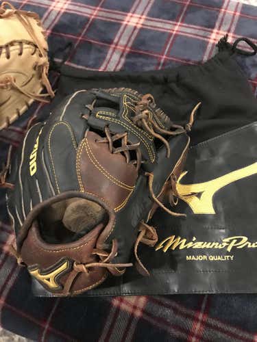 Used Mizuno Right Handed Classic Pro Soft Baseball Glove 11.75"