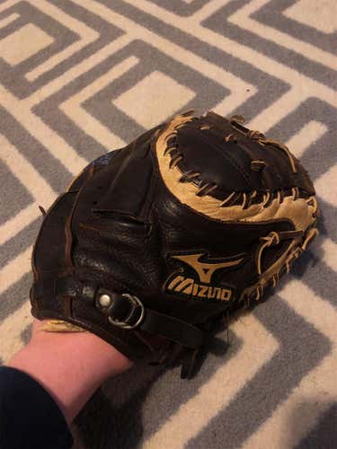 Mizuno Catchers Glove Size 33.5”